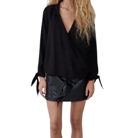 Zara Tops - Zara Crossover Long Sleeve with Bows